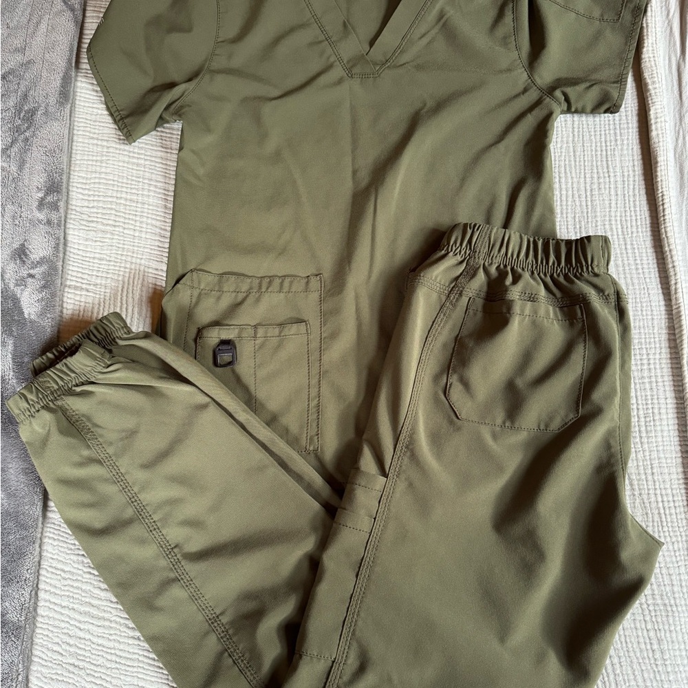 Carhartt Olive Green Scrub Set